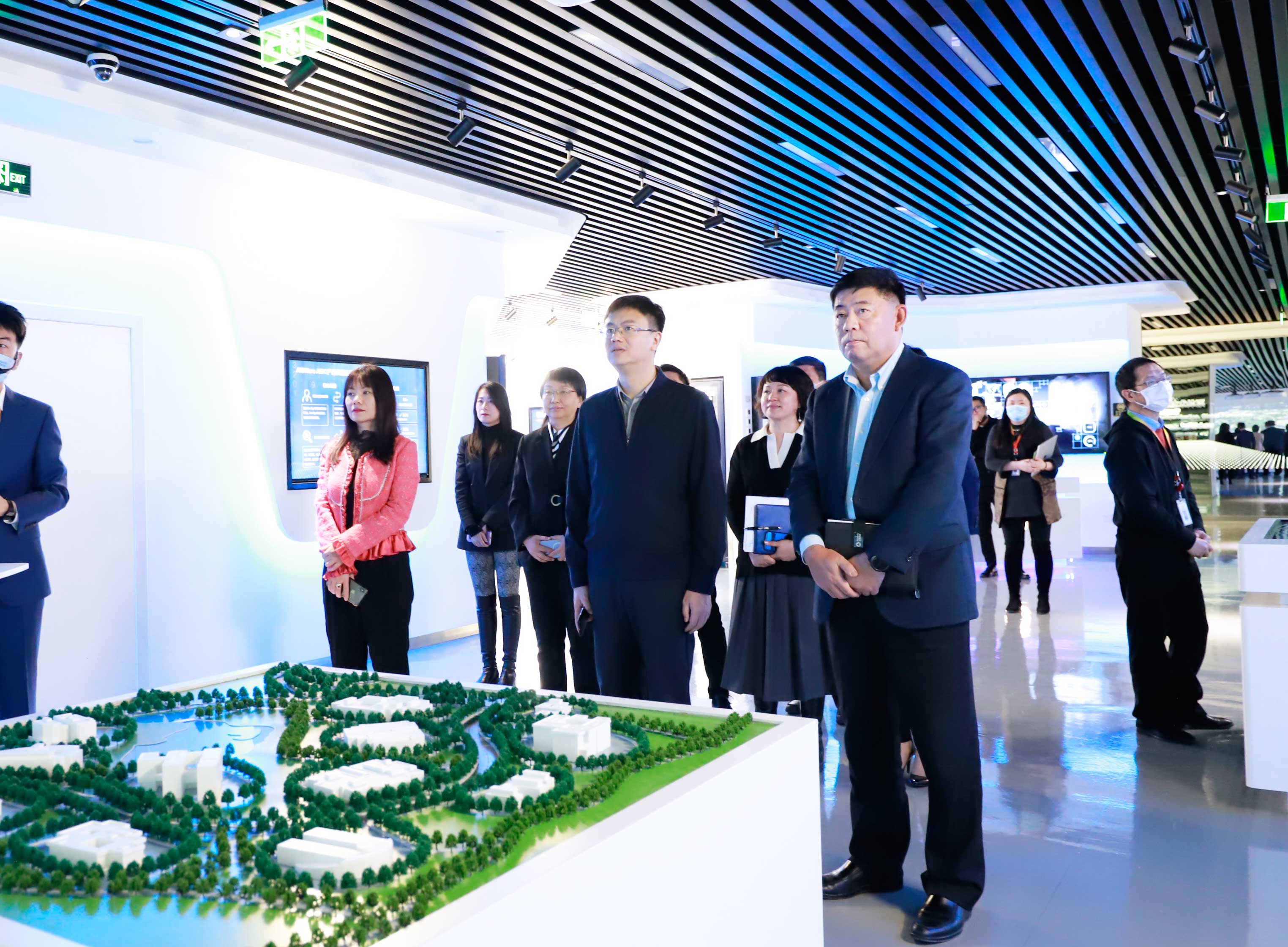 2.jpg 2.jpg
